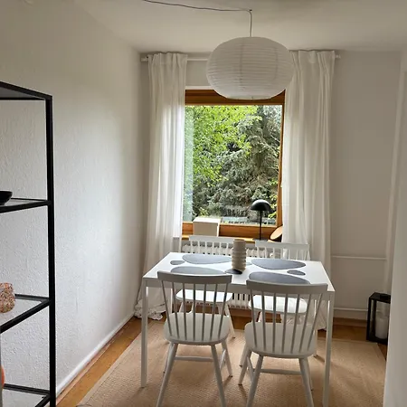 Strandnahe Gartenwohnung An Der Kieler Foerde * Heikendorf