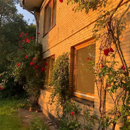 Strandnahe Gartenwohnung An Der Kieler Foerde Apartamento *