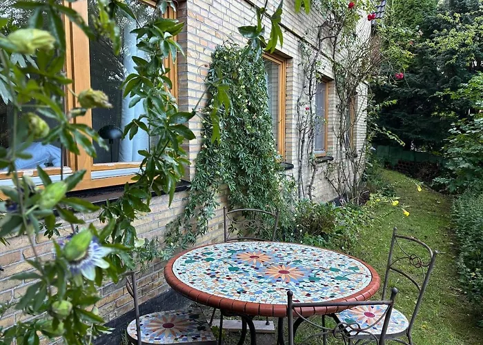 Strandnahe Gartenwohnung An Der Kieler Foerde Apartamento *